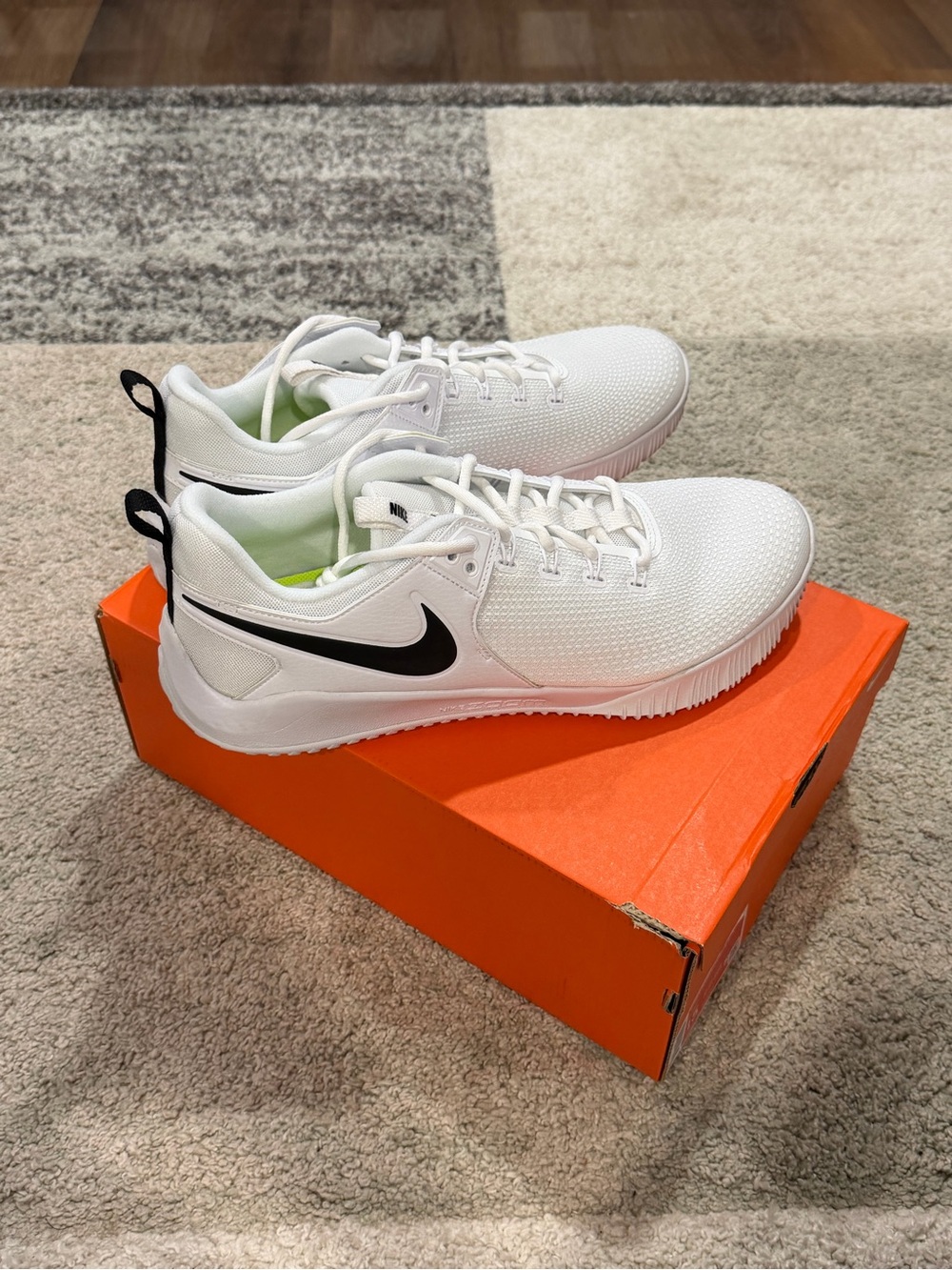 NWT Nike Zoom HyperAce 2 Volleyball Shoes White Black Women’s Size 15